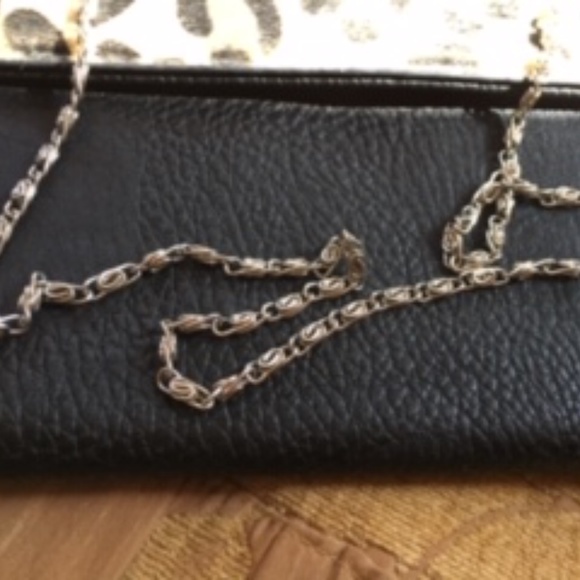 BEAUTIFUL LEOPARD AND BLACK CLUTCH EXCELLENT CONDITION - Picture 2 of 6